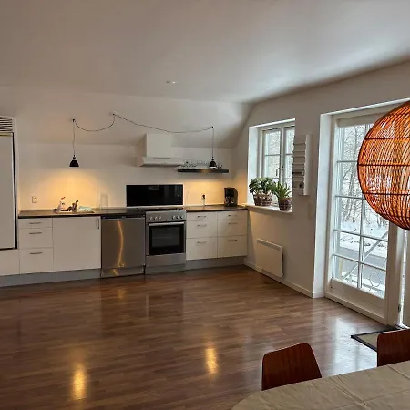 Leilighet Location With Plenty Of Space