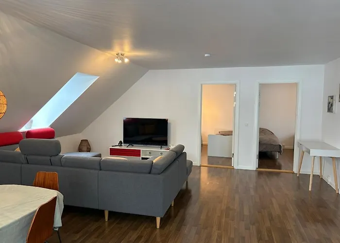 Location With Plenty Of Space Apartment *