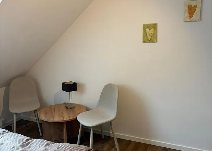 Location With Plenty Of Space Apartment *